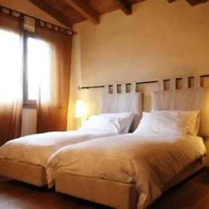 Aparthotel Borgo Pianello And Winery, Lizzano In Belvedere